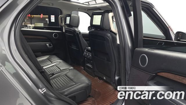 Land Rover Discovery 5 3.0 TD6 HSE Luxury 2017 — фото 12