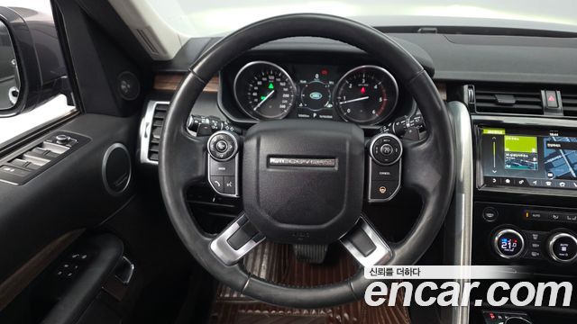 Land Rover Discovery 5 3.0 TD6 HSE Luxury 2017 — фото 13