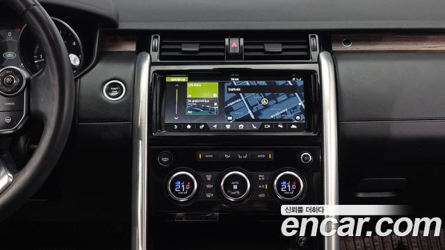 Land Rover Discovery 5 3.0 TD6 HSE Luxury 2017 — фото 14