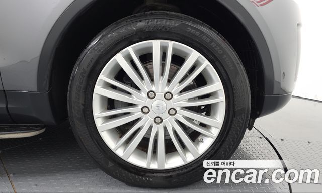 Land Rover Discovery 5 3.0 TD6 HSE Luxury 2017 — фото 21