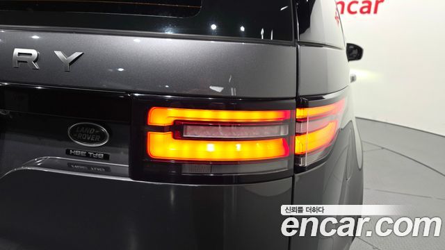 Land Rover Discovery 5 3.0 TD6 HSE Luxury 2017 — фото 23