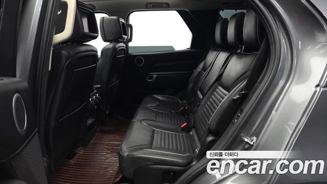 Land Rover Discovery 5 3.0 TD6 HSE Luxury 2017 — фото 26