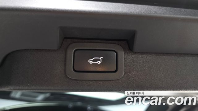 Land Rover Discovery 5 3.0 TD6 HSE Luxury 2017 — фото 33