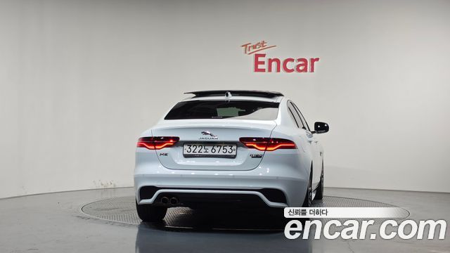 Jaguar XE D180 R-Dynamic S 2020 — фото 4