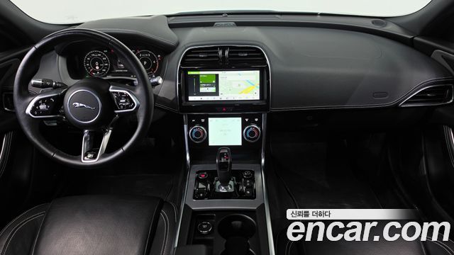 Jaguar XE D180 R-Dynamic S 2020 — фото 7