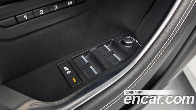 Jaguar XE D180 R-Dynamic S 2020 — фото 43