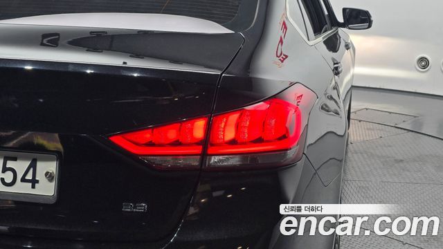 Genesis G80 3.3 GDI Premium Luxury 2018 — фото 23