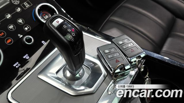 Land Rover Range Rover Evoque (II) D150 S 2020 — фото 9