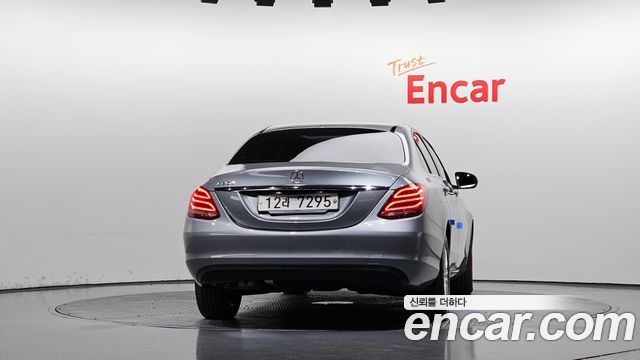 Mercedes-Benz C-Class (W205) C200 2015 — фото 4