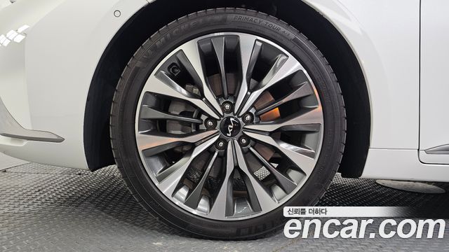 Kia K8 2.5 Gasoline 2WD Noblesse 2023 — фото 5