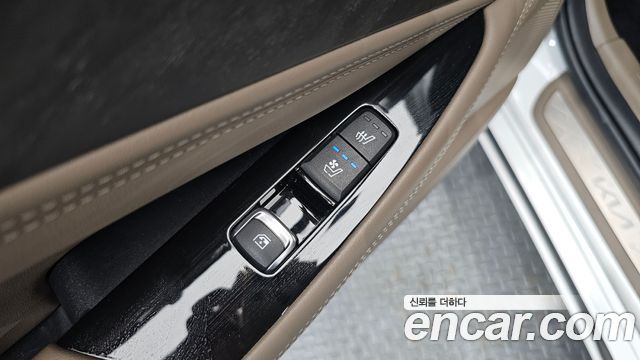 Kia K8 2.5 Gasoline 2WD Noblesse 2023 — фото 29