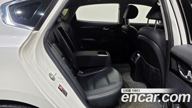 Kia K7 3.0 LPI Luxury (Rental Car) 2016 — фото 16
