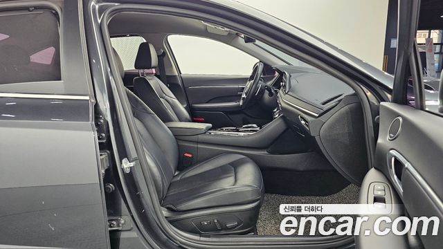 Hyundai Sonata (DN8) 2.0 Premium Family 2021 — фото 11