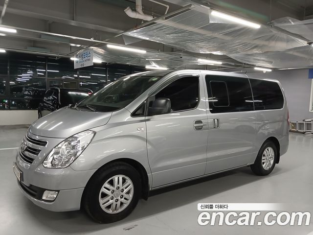 Hyundai Grand Starex 5-Seater VAN Smart