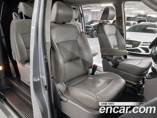 Hyundai Grand Starex 5-Seater VAN Smart 2017 — фото 15