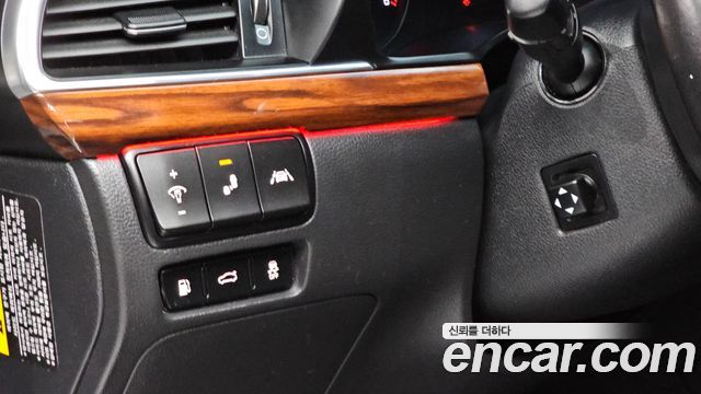 Kia K7 3.0 LPI Prestige (Rental Car) 2016 — фото 13