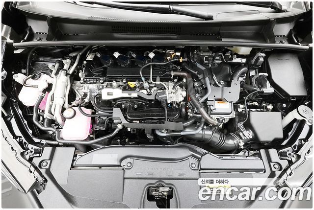 Toyota Prius (V) 2.0 PHEV SE 2024 — фото 6