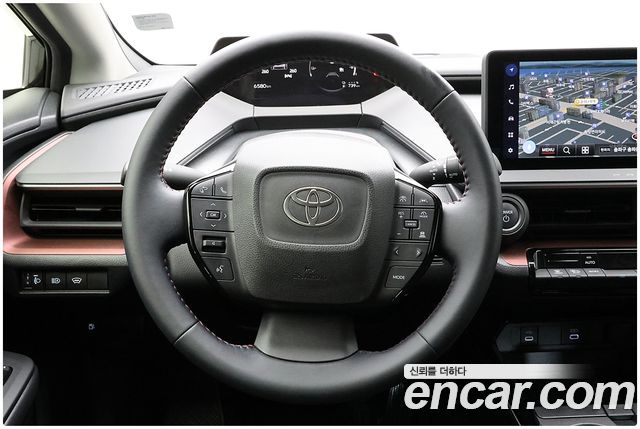 Toyota Prius (V) 2.0 PHEV SE 2024 — фото 16