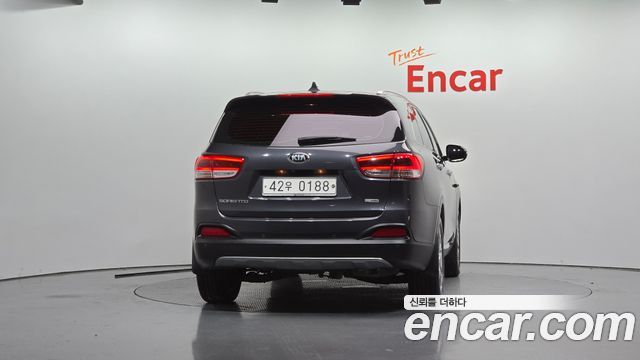 Kia Sorento Diesel 2.0 2WD Noblesse Special 2015 — фото 4