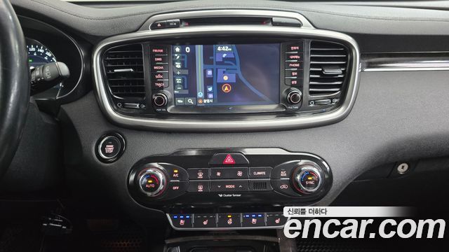 Kia Sorento Diesel 2.0 2WD Noblesse Special 2015 — фото 12