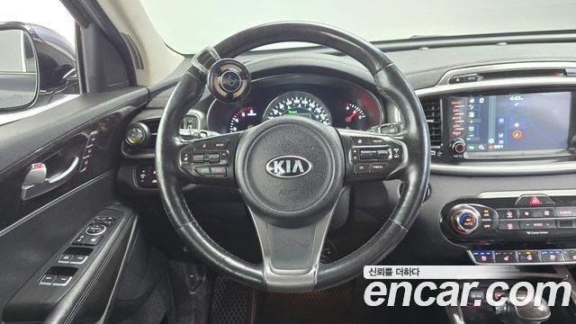 Kia Sorento Diesel 2.0 2WD Noblesse Special 2015 — фото 13