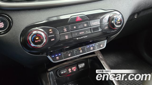 Kia Sorento Diesel 2.0 2WD Noblesse Special 2015 — фото 30