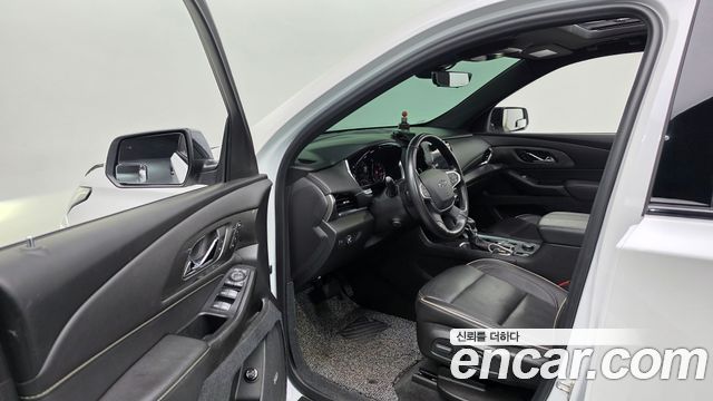 Chevrolet Traverse 3.6 AWD Redline 2022 — фото 10