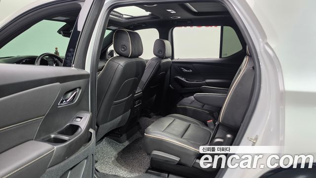 Chevrolet Traverse 3.6 AWD Redline 2022 — фото 15