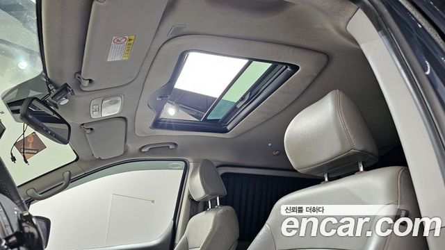 Hyundai Grand Starex Extraordinary Equipment-Installed Vehicle 2017 — фото 18