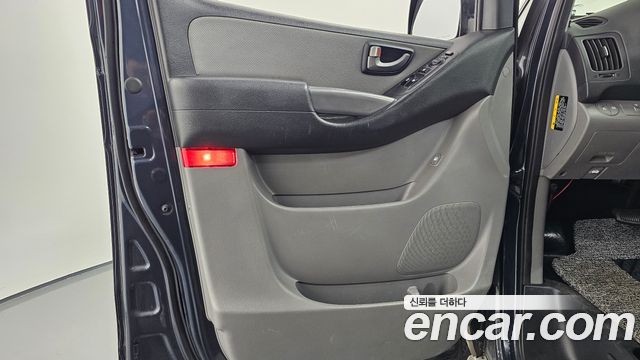 Hyundai Grand Starex Extraordinary Equipment-Installed Vehicle 2017 — фото 24