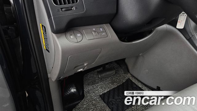 Hyundai Grand Starex Extraordinary Equipment-Installed Vehicle 2017 — фото 29