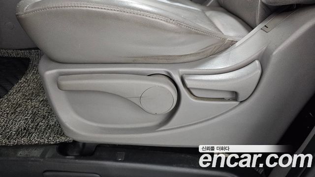Hyundai Grand Starex Extraordinary Equipment-Installed Vehicle 2017 — фото 30