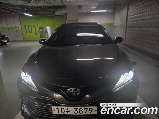 Toyota Camry (XV70) 2.5