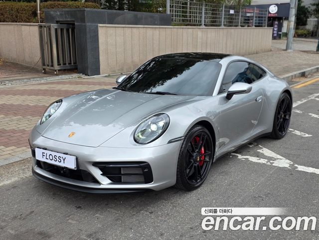 Porsche 911 (992) Carrera 4 GTS