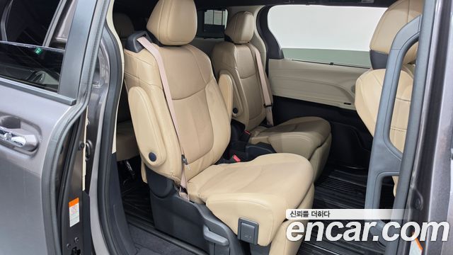 Toyota Sienna (IV) 2.5 Hybrid AWD 2024 — фото 11