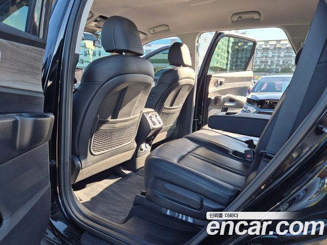 Kia Sorento (IV) Gasoline 2.5T 2WD Prestige 2023 — фото 11
