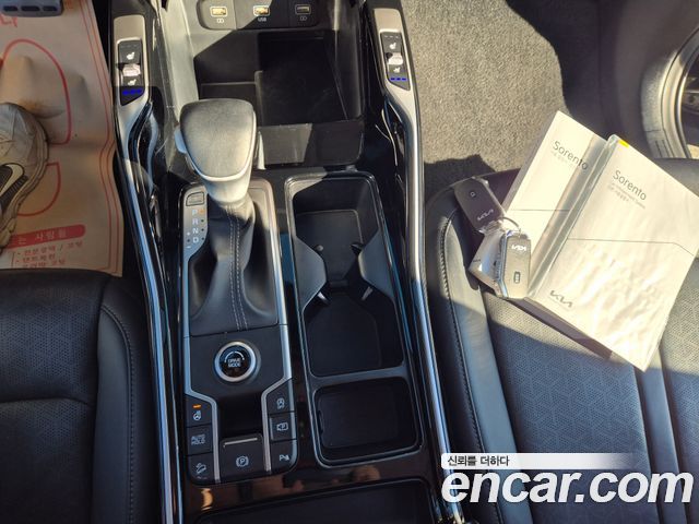 Kia Sorento (IV) Gasoline 2.5T 2WD Prestige 2023 — фото 17