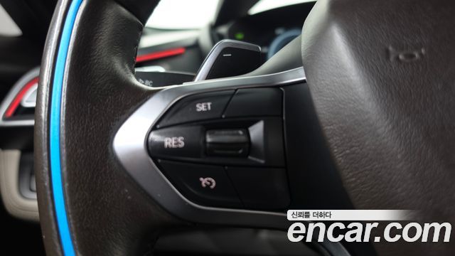 BMW i8 Coupe 2015 — фото 18