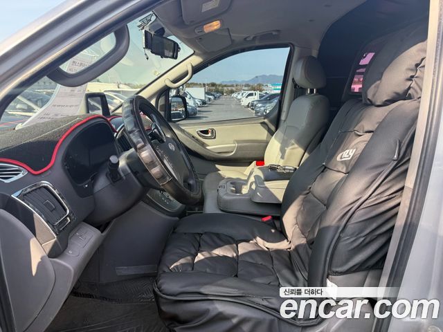Hyundai Grand Starex 3-Seater VAN CVX Luxury 2012 — фото 16