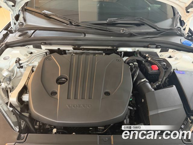 Volvo V90 Cross Country B5 Ultra AWD 2025 — фото 6