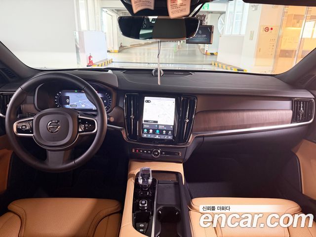 Volvo V90 Cross Country B5 Ultra AWD 2025 — фото 7