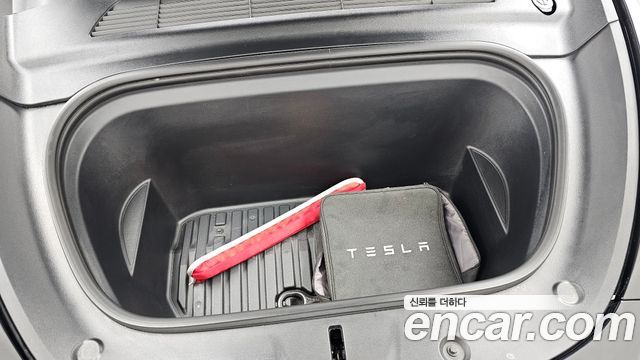 Tesla Model Y Long Range AWD 2022 — фото 6