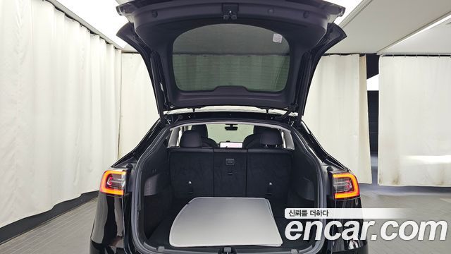 Tesla Model Y Long Range AWD 2022 — фото 20