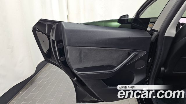 Tesla Model Y Long Range AWD 2022 — фото 24