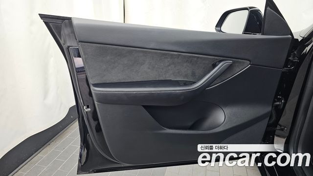 Tesla Model Y Long Range AWD 2022 — фото 25