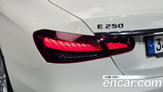 Mercedes-Benz E-Class (W213) E250 Exclusive 2022 — фото 23