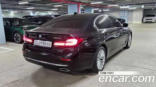 BMW 5 Series (G30) 523d Luxury 2023 — фото 2