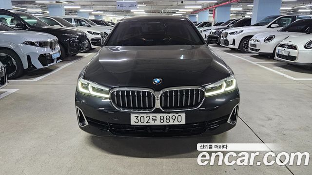 BMW 5 Series (G30) 523d Luxury 2023 — фото 3