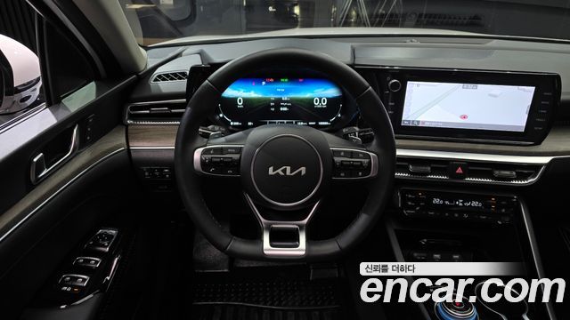 Kia K5 (III) 1.6 Turbo Signature 2022 — фото 13