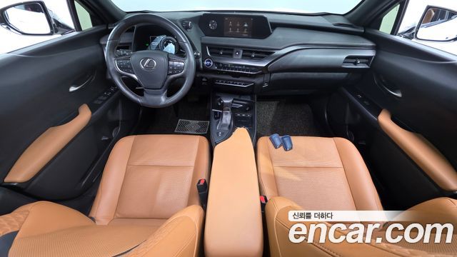 Lexus UX250h 2.0 2WD 2019 — фото 7